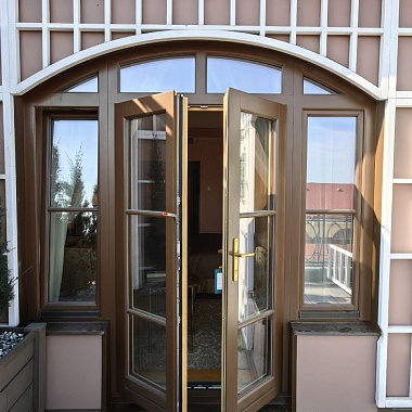 Выход на террасу на Михайловской улице, Санкт-Петербург