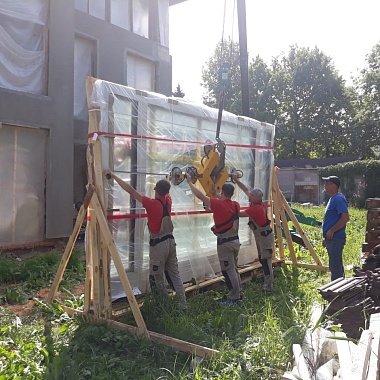 Окно "Брутализм"