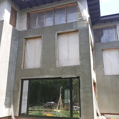 Окно "Брутализм"