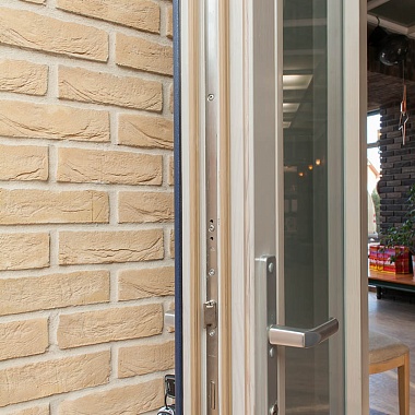 Входная дверь Грац в Подмосковье