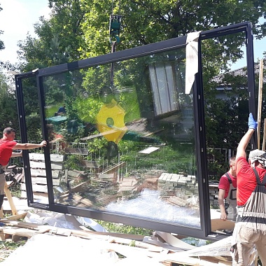 Окно "Брутализм"