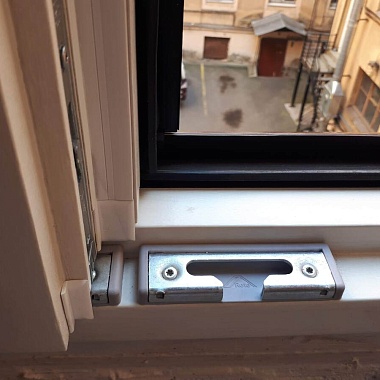 Окна Модерн на набережная реки Мойки