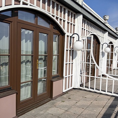 Выход на террасу на Михайловской улице, Санкт-Петербург