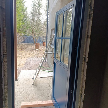 Входная дверь Линц на скрытых петлях